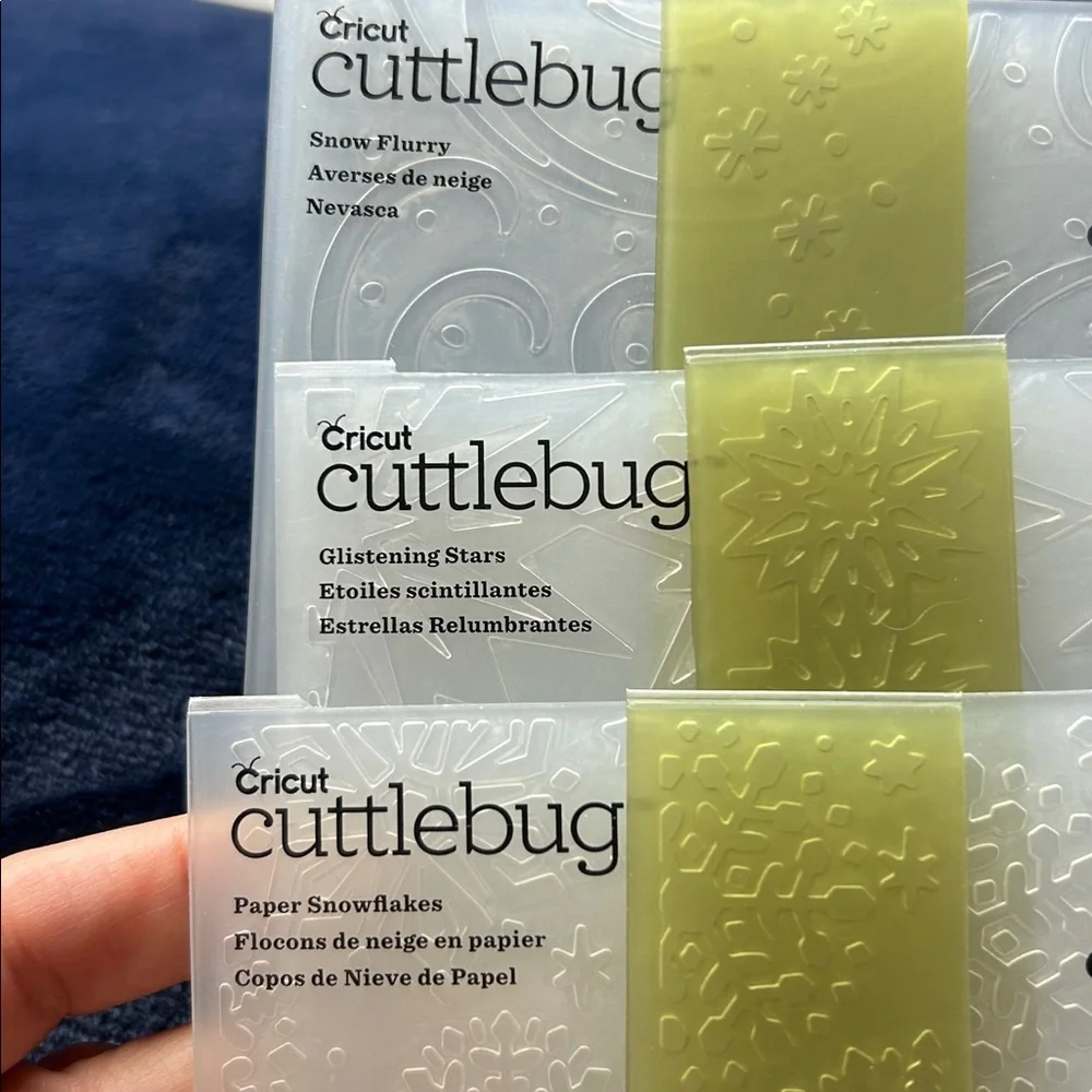 Like New Anna Griffin Cuttlebug Cricut Christmas Embossing Folders Set of 3 snow
